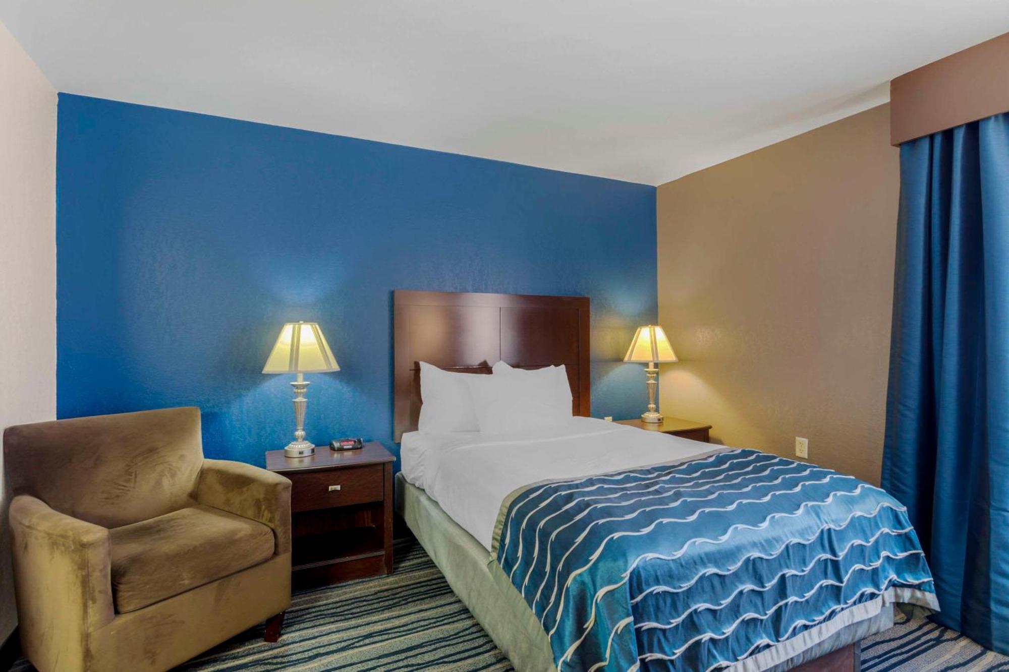Comfort Inn & Suites Brentwood Exterior photo