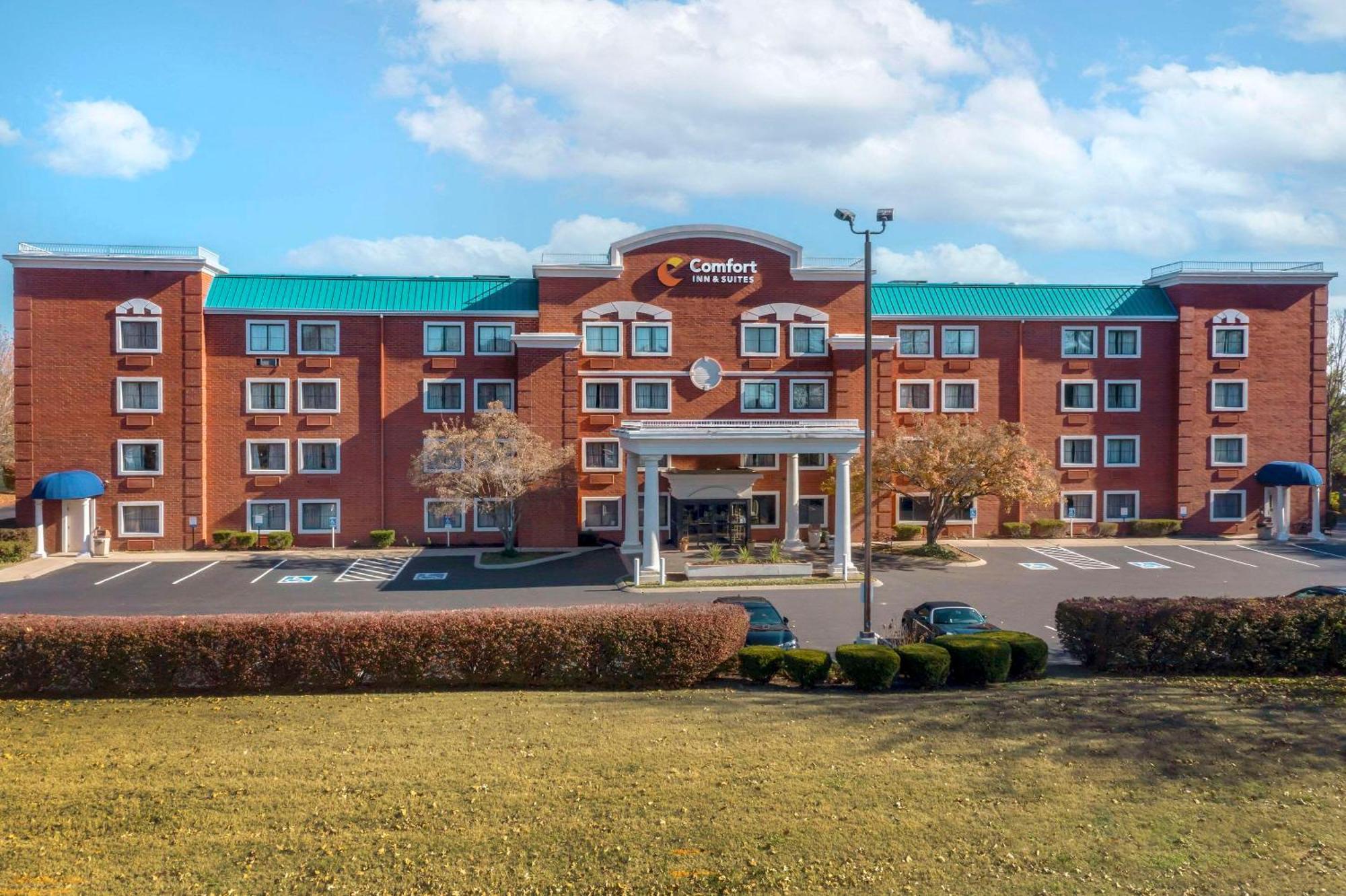 Comfort Inn & Suites Brentwood Exterior photo