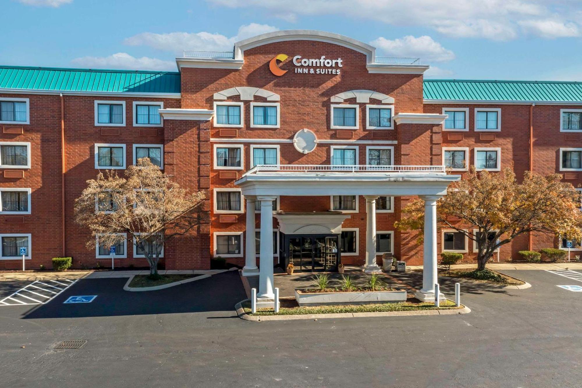Comfort Inn & Suites Brentwood Exterior photo